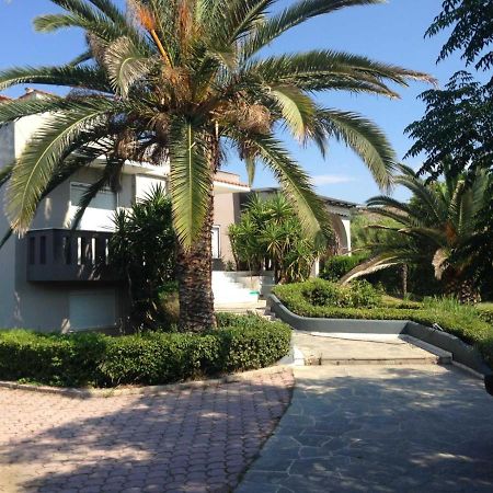 Villa House With Garden Néa Péramos Exterior foto