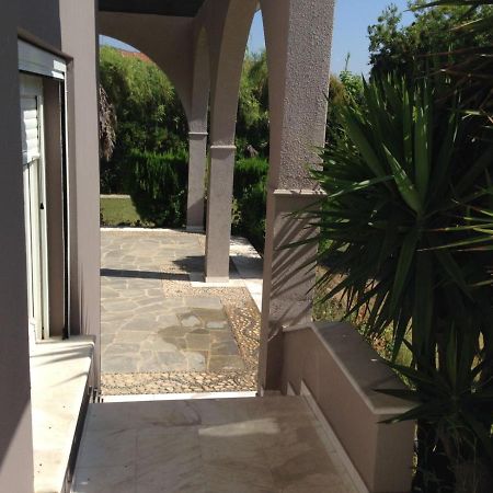 Villa House With Garden Néa Péramos Exterior foto
