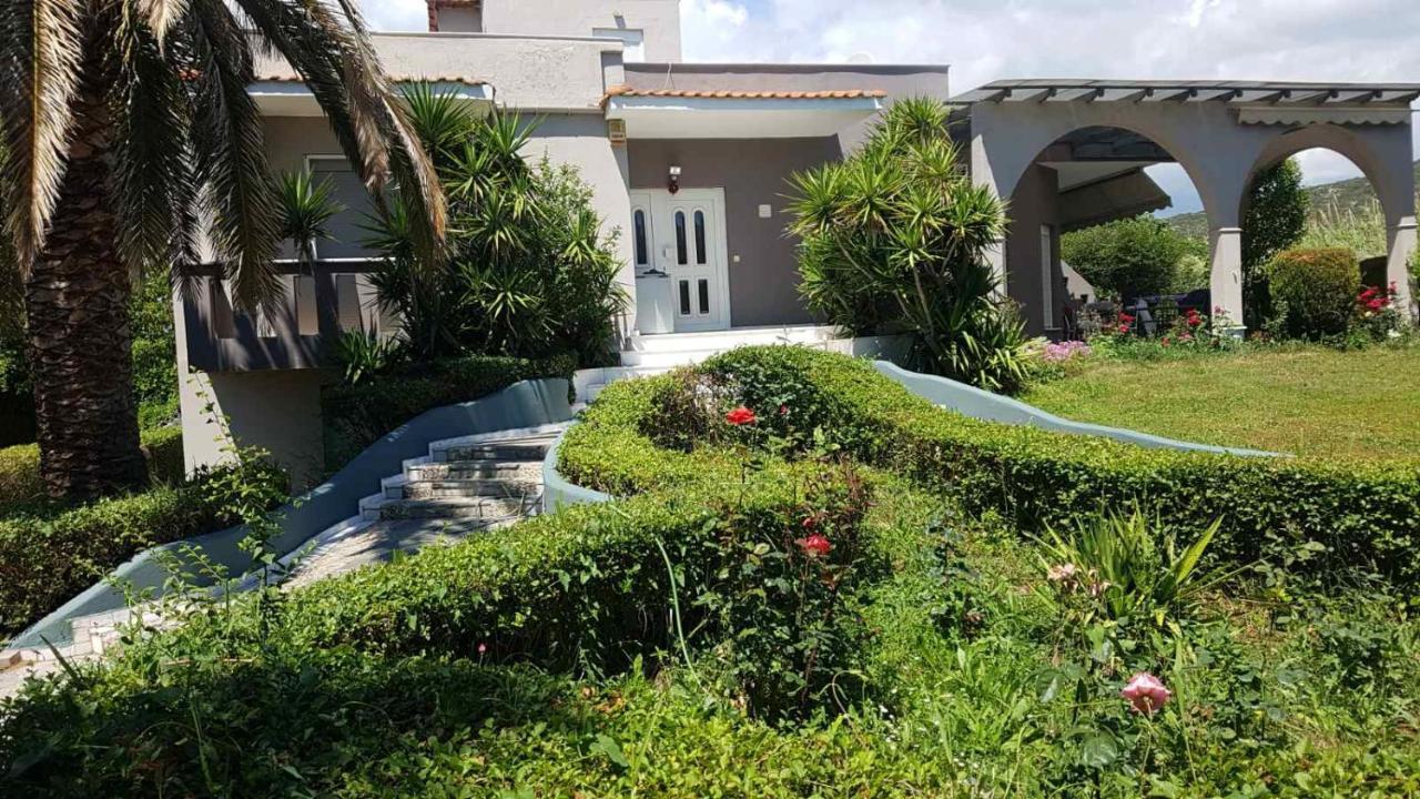 Villa House With Garden Néa Péramos Exterior foto
